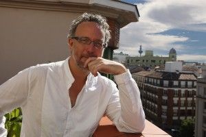 Puedes seguir la actualidad de nuestro Bufete en www. 3 Fotos web bufete4