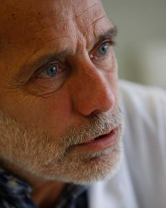 J. Álvarez: "De las enfermedades psiquiátricas sabemos lo mismo que hace cien años: casi nada" 5 Javier Álvarez