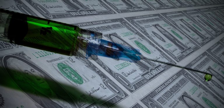 El lobby de las farmas para que no acabe el pelotazo que están dando con las vacunas Covid 1 El lobby de las farmas para que no acabe el pelotazo que están dando con las vacunas Covid