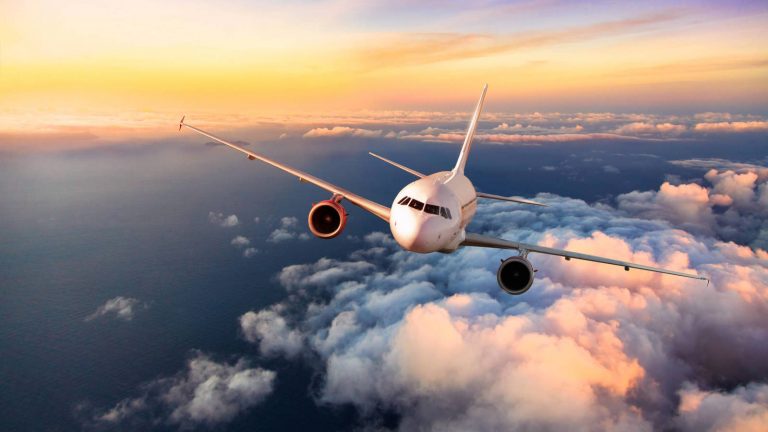 El desmentido del desmentido del bulo de las vacunas, los trombos y los aviones